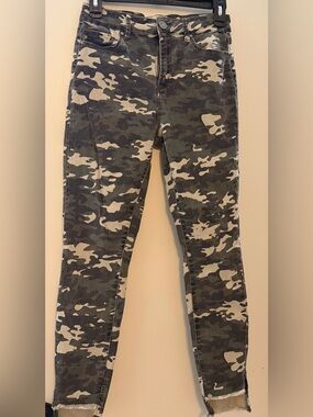 Gianni Bini Juniors Camo Jeans green and brown